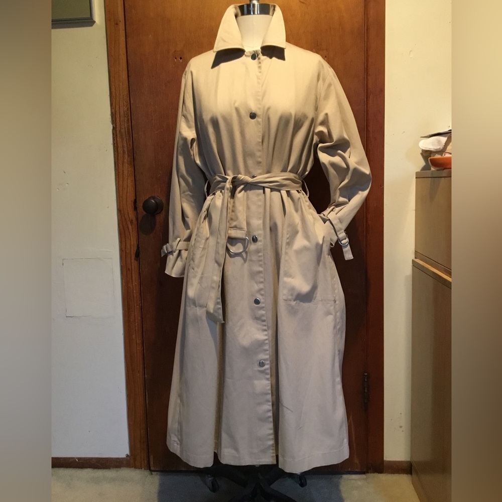 Galeries Lafayette French snap front trench w/belt, beige cotton twill